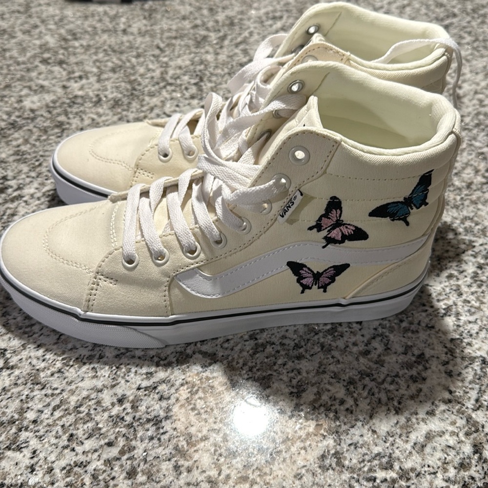 NEW NEVER WORN Size 9 Vans with butterflies